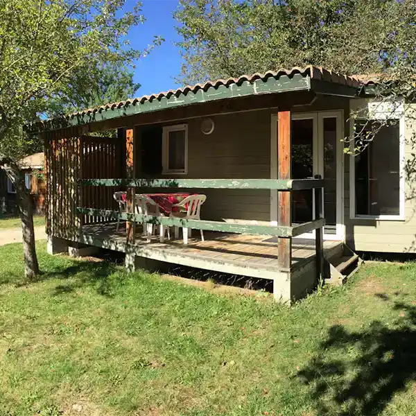 chalet bois camping Lozère Margerife Naussac